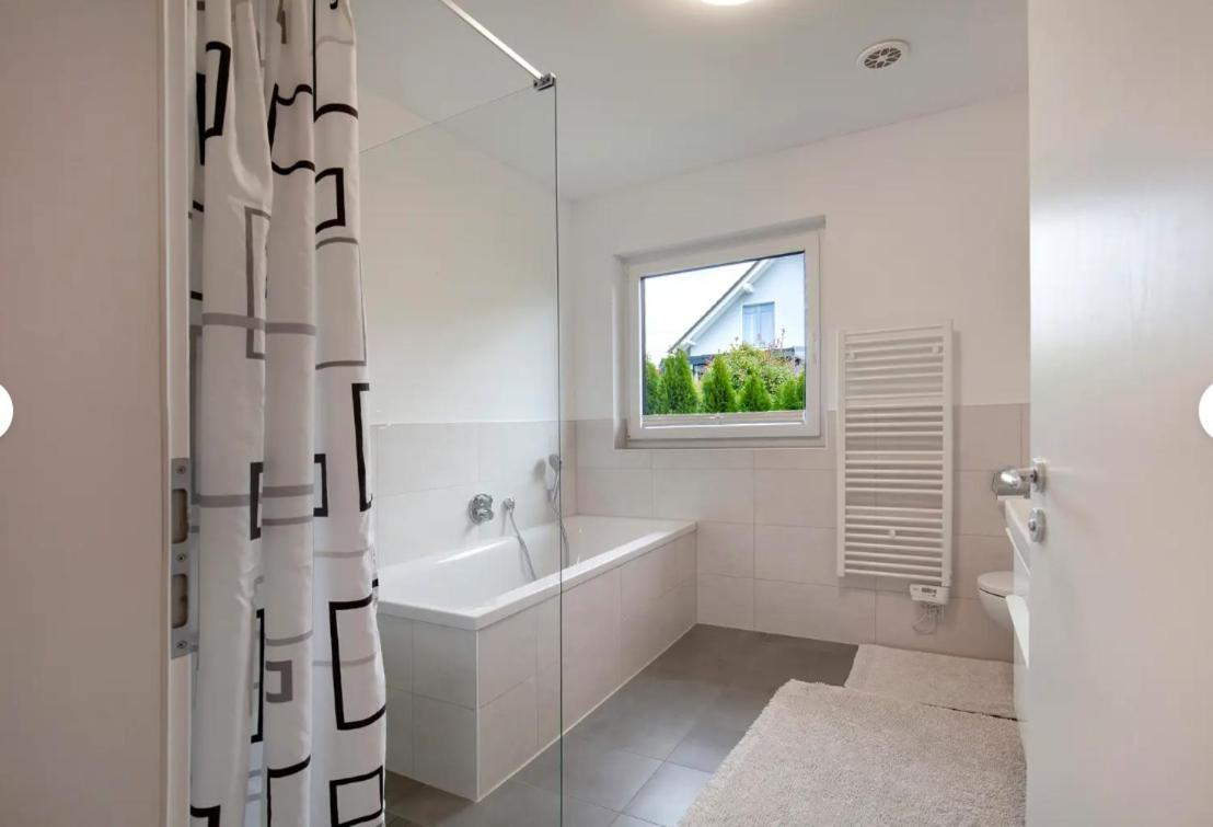 großzügige Unterkunft mit Terrasse Oberbrechen Exterior foto